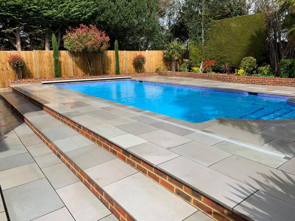 Alan Bettin Swimming Pools - Surrey Hampshire & Farnham Area